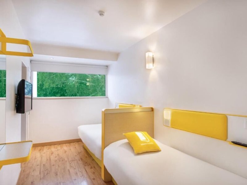 bloomrooms @ Janpath 14