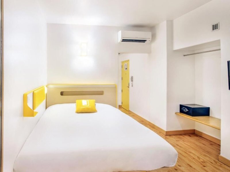 bloomrooms @ Janpath 15