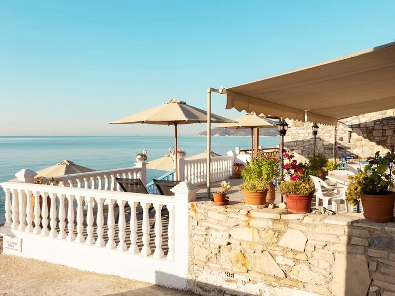 Potokaki Beachfront Hotel 4