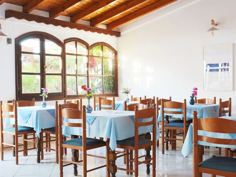 Potokaki Beachfront Hotel 10