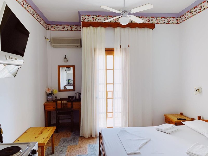 Potokaki Beachfront Hotel 12