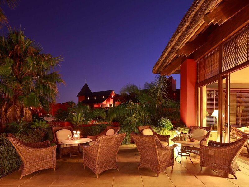 Asia Gardens Hotel & Thai Spa, a Royal Hideaway Hotel 2